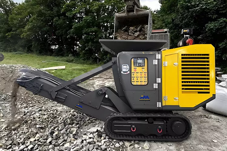 OP35 Mini Tracked Crusher